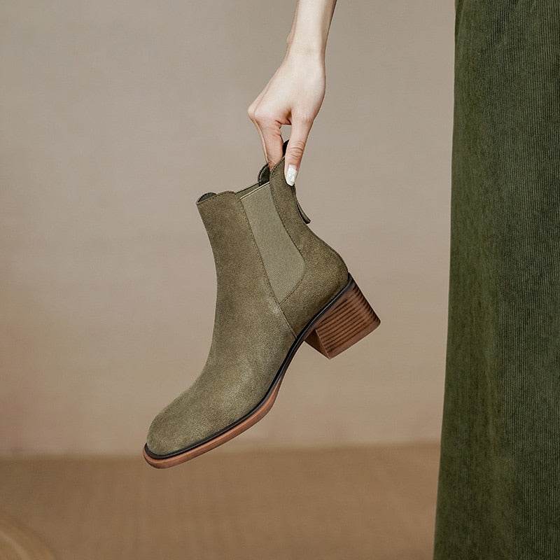 Haia Bota Feminina de Couro Suede e Cano Curto - Verde