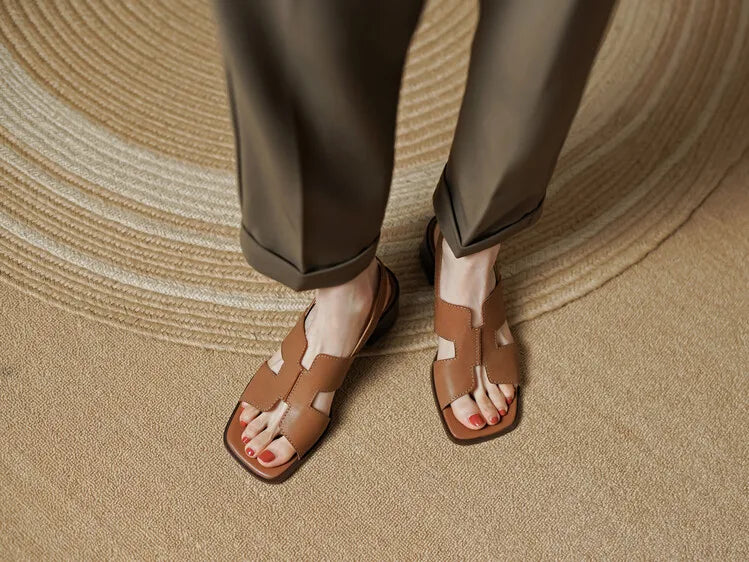 Argos Sapato Feminino Com Fivela Lateral De Couro - Marrom