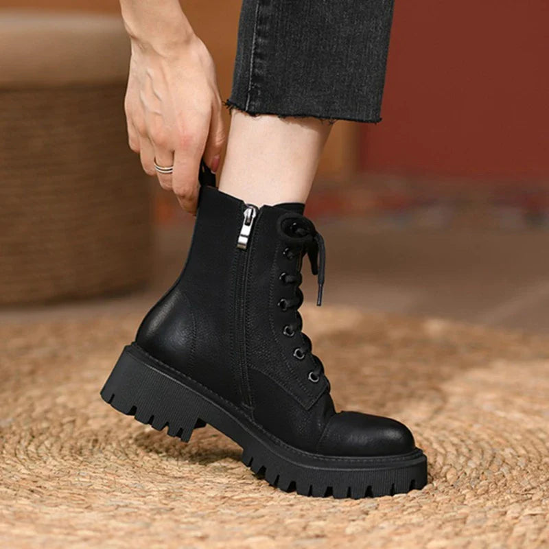 London Bota Feminina De Couro Tratorada - Preta
