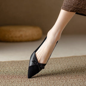 Ajaccio-Sapatilha-Feminina-Bico-Fino-de-couro-Suede-preta
