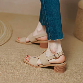 Argos Sapato Feminino Com Fivela Lateral De Couro - Bege