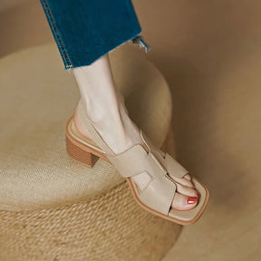 Argos Sapato Feminino Com Fivela Lateral De Couro - Bege