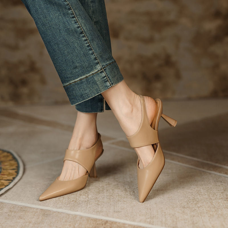 Genebra Sapato Feminino Salto Médio Fino de Couro