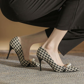 sapato-scarpin-feminino-xadrez-preto