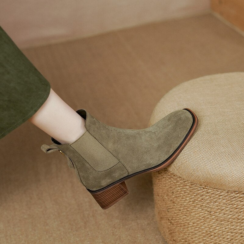 Haia Bota Feminina de Couro Suede e Cano Curto - Verde