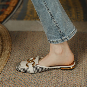 sapato-mule-feminino-sem-salto-xadrez-branco